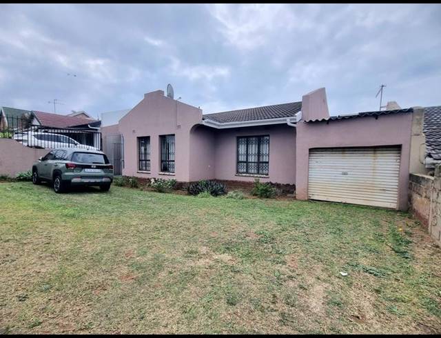 4 BEDROOM HOUSE FOR SALE IN ISIPINGO HILLS